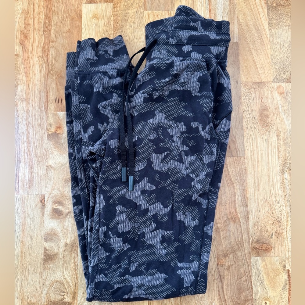 Women’s Lululemon Camo Jogger Pants